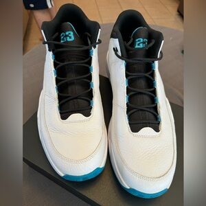 Like New, With Box - Jordan Max Aura 3 White Cyber Teal Size: 15